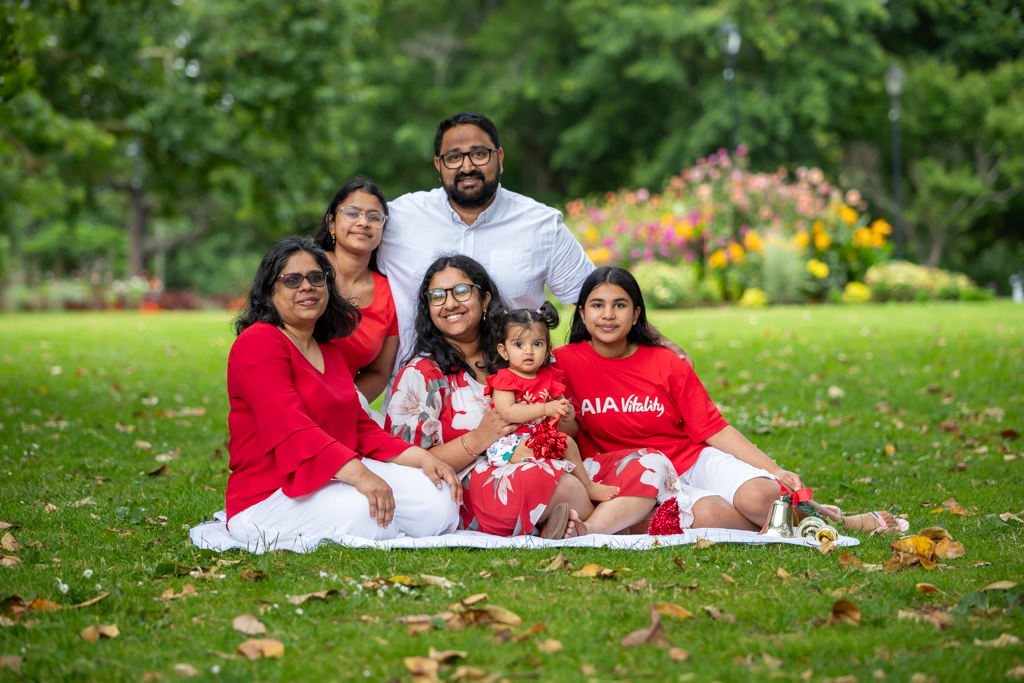 Auckland family photographer — Indian family in park